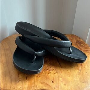 Universal Thread Black Sandals